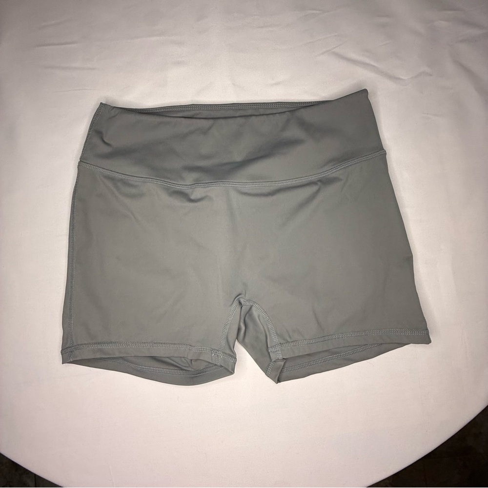Women’s Peach High-Waisted Butt Lift Workout Shorts | Size Large | EUC